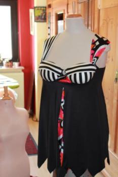 Badekleid mit Push-up - Bild 2